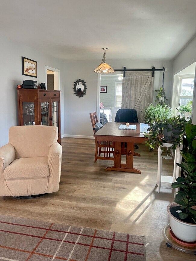 Building Photo - 120 Edgemont Dr