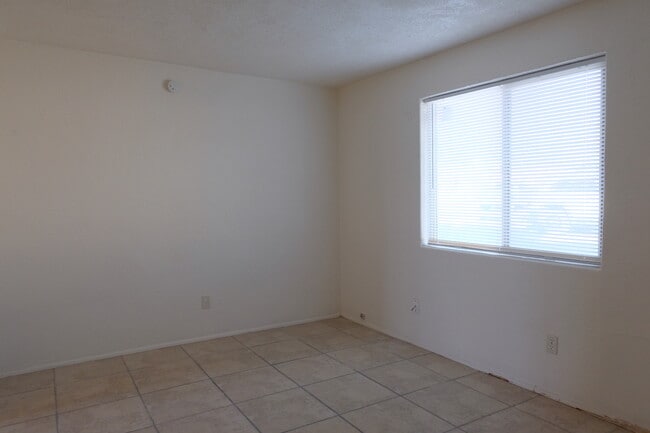 Building Photo - 1730 E Prince Rd