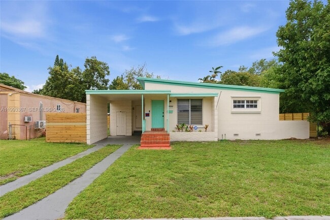 Foto del edificio - 1620 NE 160th St