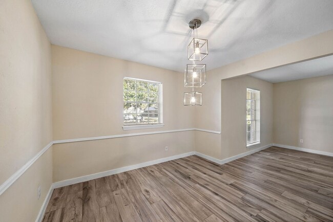 Foto del edificio - 1115 Cottage Oak Ln