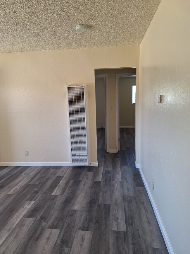 Sala de estar - 6931 N El Dorado St
