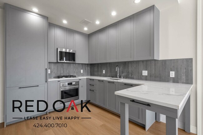 Foto del edificio - 2 Month Free Move-in Special! Incredible N...