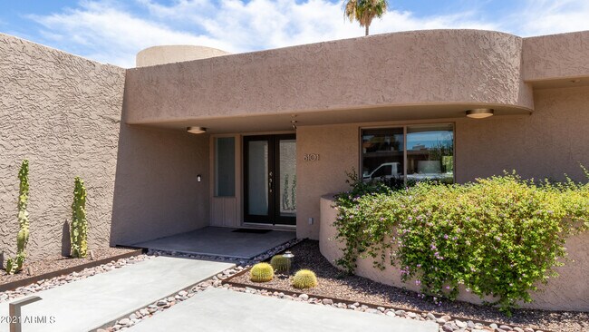 Building Photo - 8101 E Del Timbre Dr