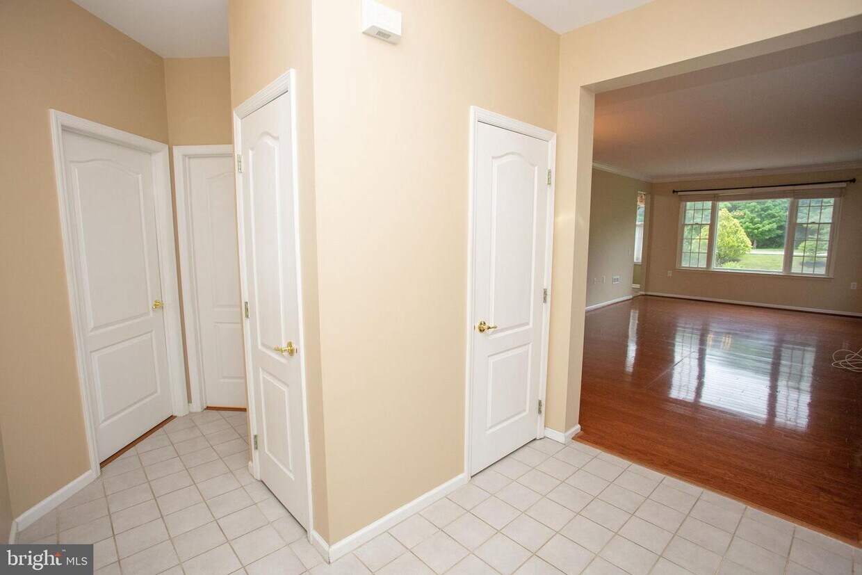 10 Tulip Ct, Evesham, NJ 08053 House Rental in Evesham, NJ