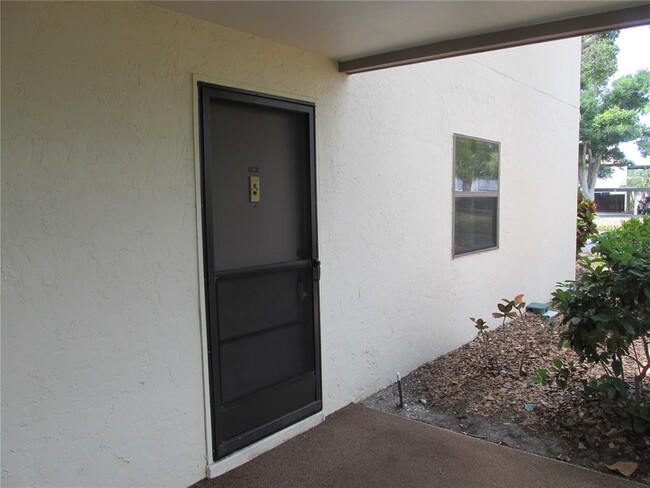 Foto del edificio - 740 White Pine Tree Rd