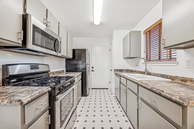 Building Photo - Charming North Austin Rental with Large Covered Patio