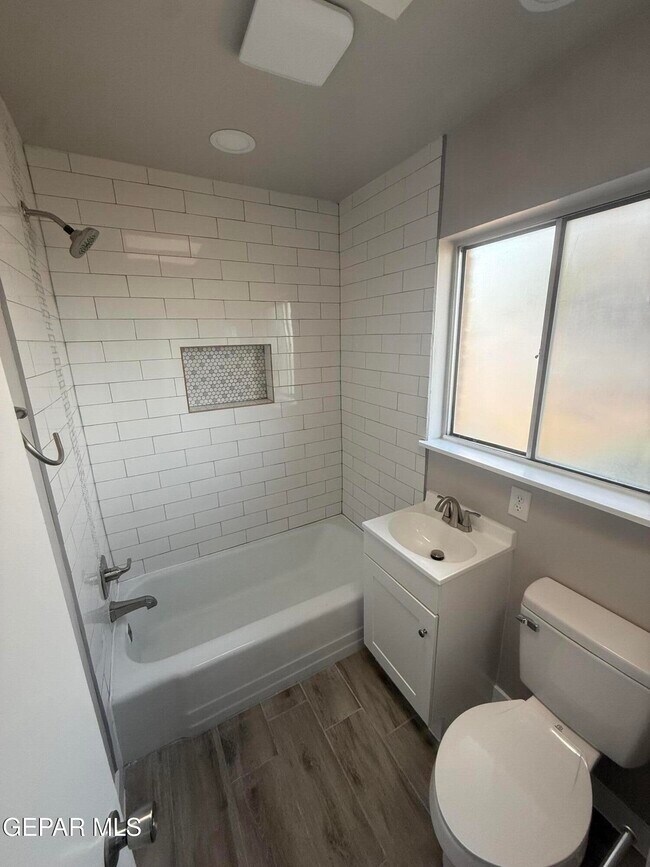 Foto del edificio - 5704 Sage Ct