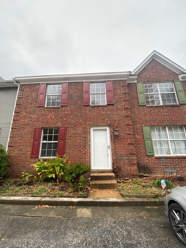 Primary Photo - 518 Creekwood Cir S, Southaven, MS