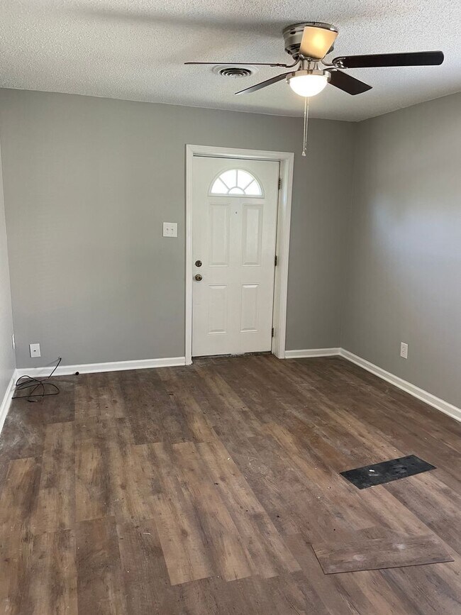 Foto del edificio - Renovated One Bedroom Duplex