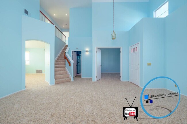 Building Photo - GORGEOUS VIEWS in this must see home!