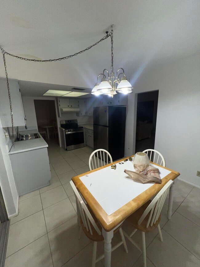 Foto del edificio - 4941 NW 55th St