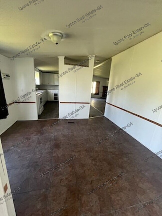 Building Photo - 906 Pleasantdale Cir