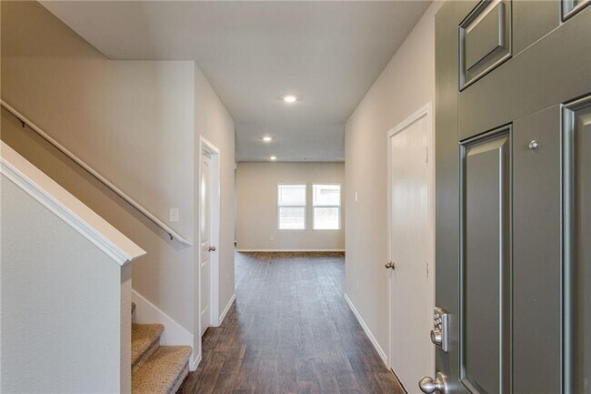Foto del edificio - 15201 Siberian Elm Ln