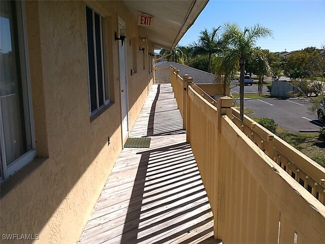 Building Photo - 4617 SW 8th Pl