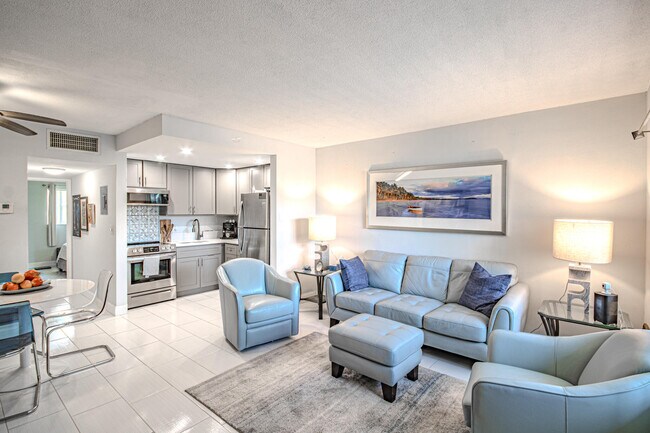 Building Photo - 660 Glouchester St