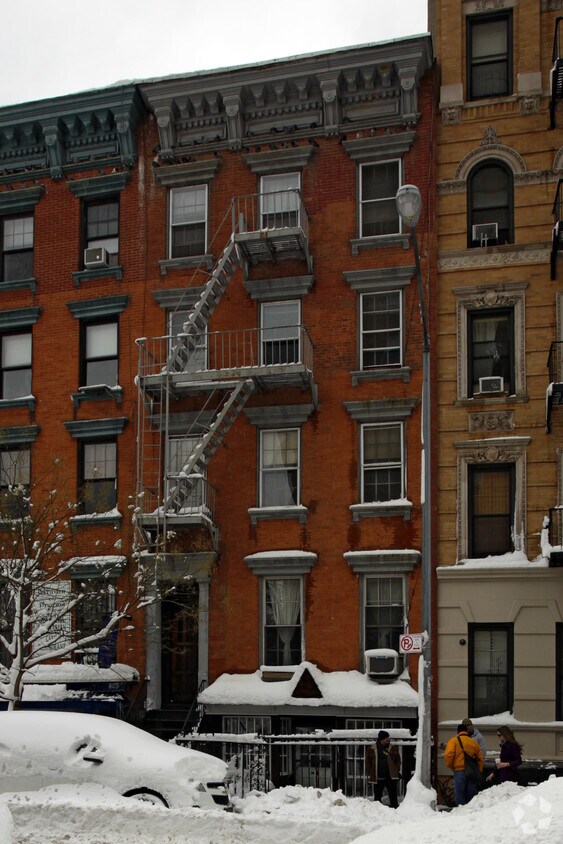 Primary Photo - 407 E 6th St