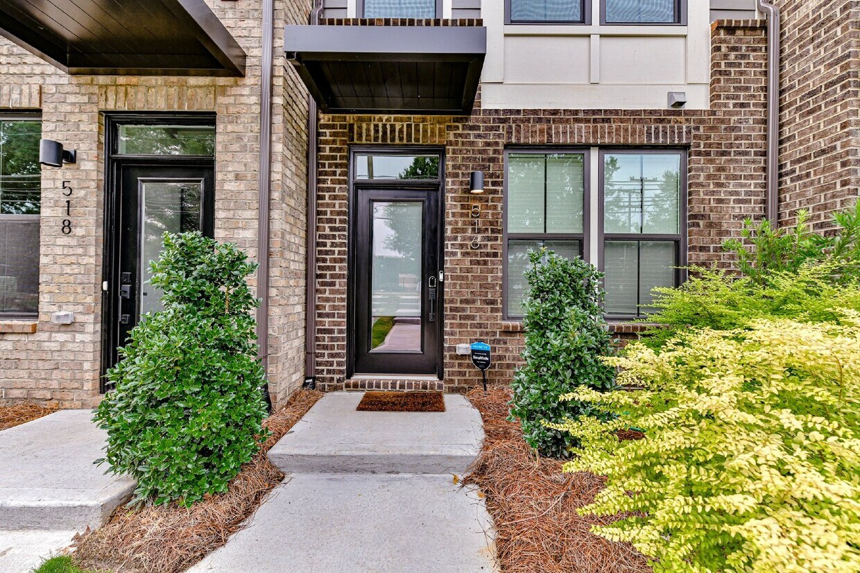 Primary Photo - Stunning 3-bedroom, 4.5-bath townhome nest...
