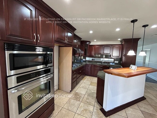Foto del edificio - 1752 Willowbrook Ln