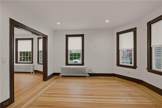 Building Photo - 82 Van Zandt Ave