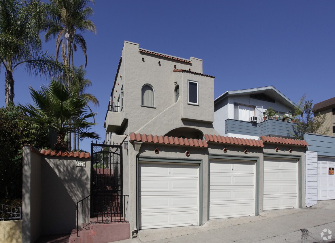 Foto principal - 3770 Georgia St