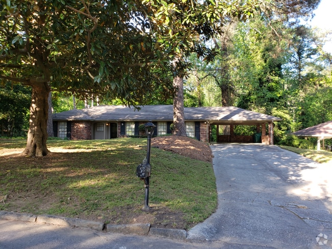 Building Photo - 5805 Mountain Creek Rd NE