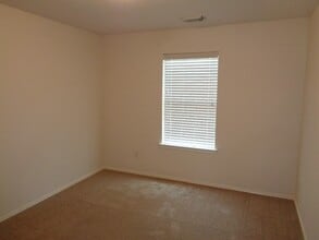 Building Photo - 16746 Fallen Timbers Dr