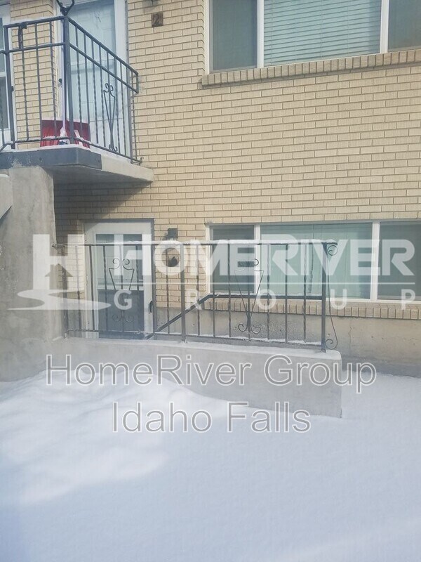 Foto del edificio - 640 Hansen Ave