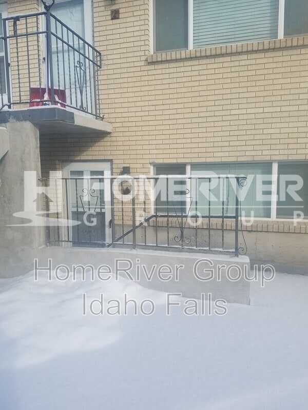 Building Photo - 640 Hansen Ave