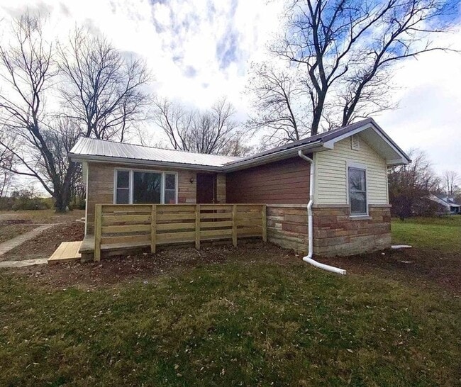 Building Photo - New Remodel 3 bed 2 bath Ranch House!