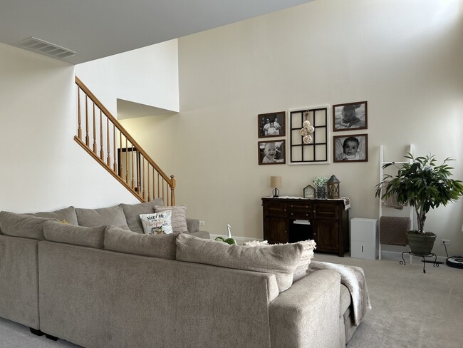 Building Photo - 2265 Pembridge Dr