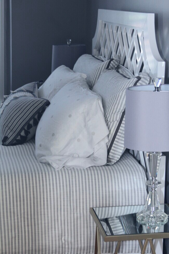 Building Photo - 203 E Duffy St