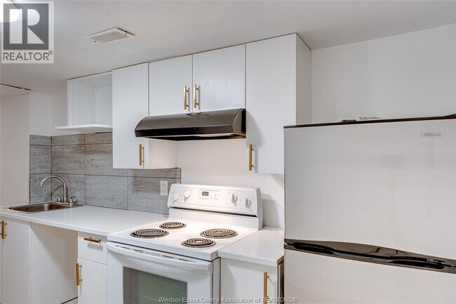 Photo du bâtiment - 1627 Marentette Ave