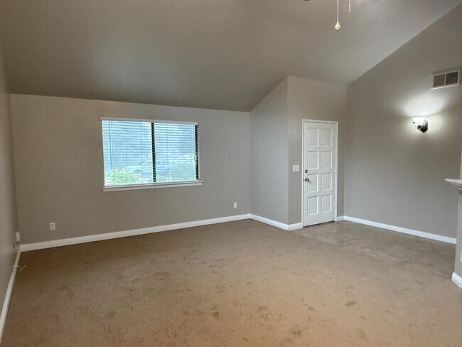 Building Photo - 7738 N Woodrow Ave