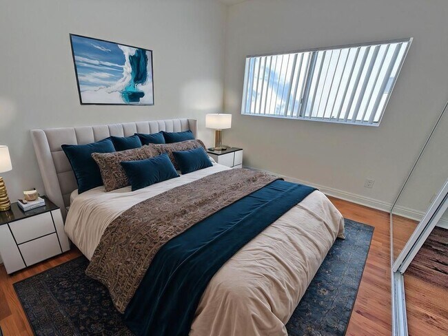 Foto del edificio - 5000 Whitsett Ave