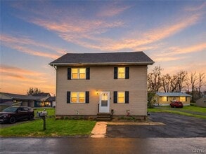 Building Photo - 5466 Willow St