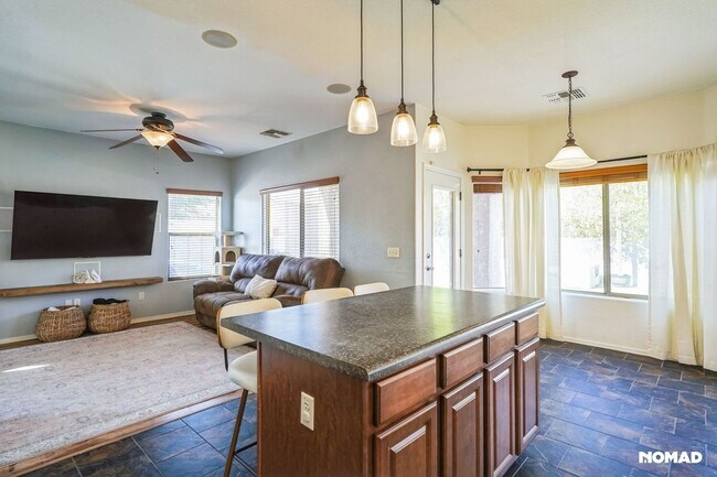 Building Photo - Spacious 3BR House in Tucson