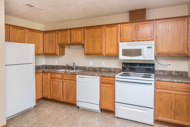 Building Photo - ArrowRidge Town Homes