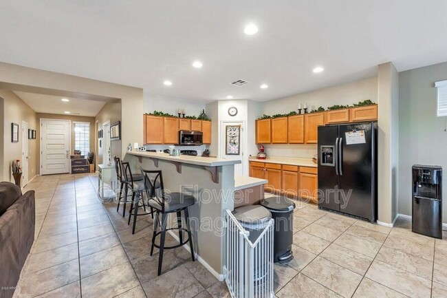Building Photo - 4745 S Southwind Dr