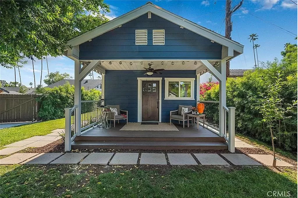 Foto principal - 1072 N Los Robles Ave