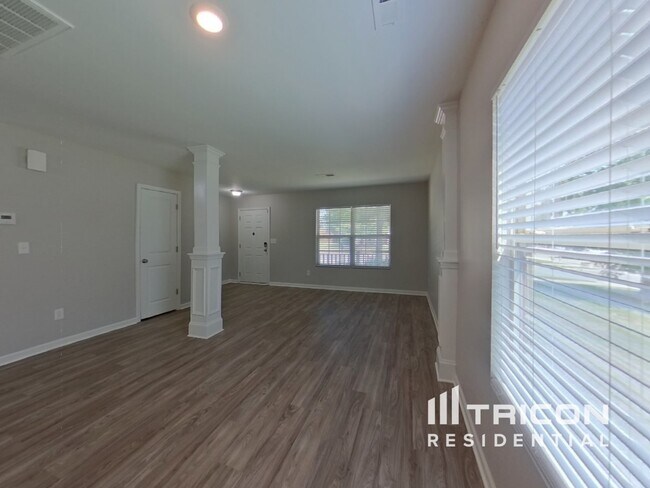 Foto del edificio - 11505 Sweetbriar Ridge Dr