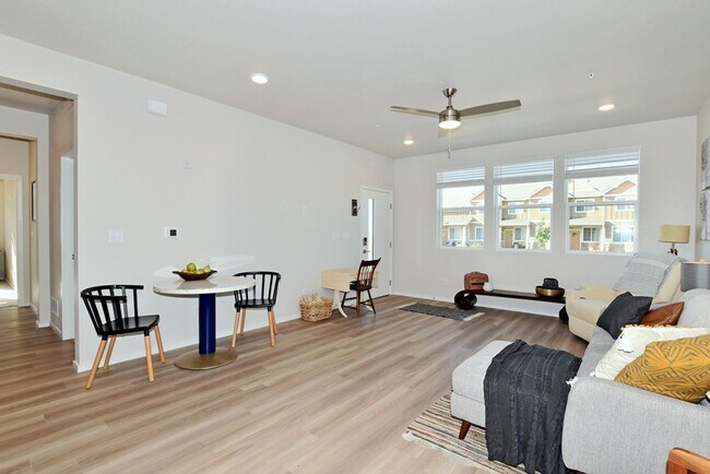 Building Photo - Raindance main floor condo move in ready.