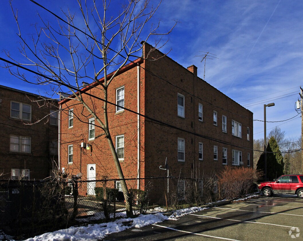Building Photo - 2708 Mayfield Building