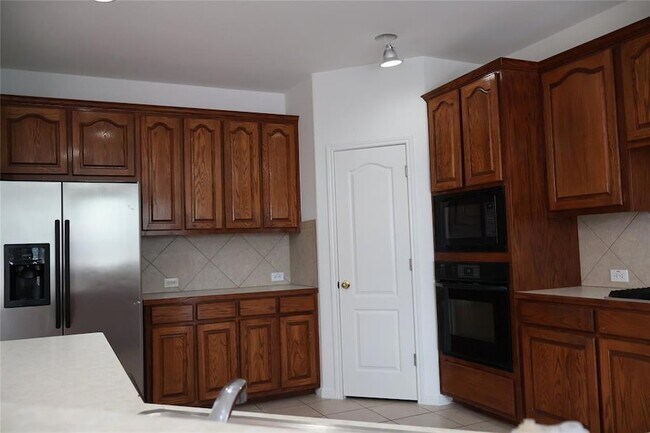 Building Photo - 2403 Vestavia Ridge Ln
