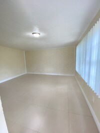2295 Candlewyck Cir