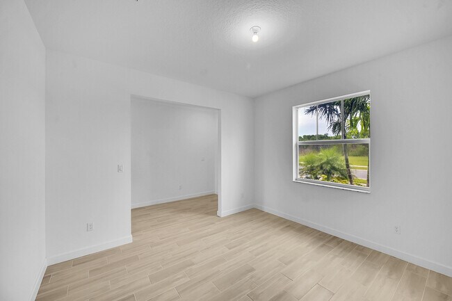 Foto del edificio - 6433 Cedar Pl