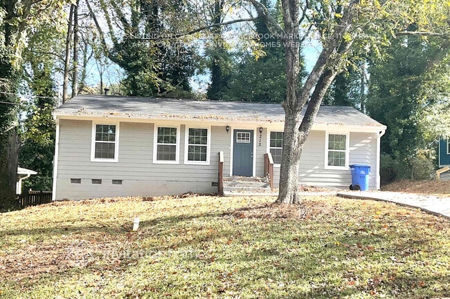 Building Photo - 212 Glenrose Cir SW