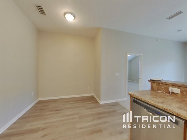 Foto del edificio - 1675 Hollow Glen Dr