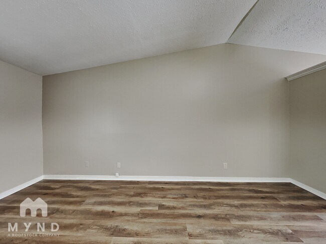 Foto del edificio - 5223 Padre Ln