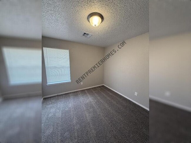 Foto del edificio - 7413 NW 125th St