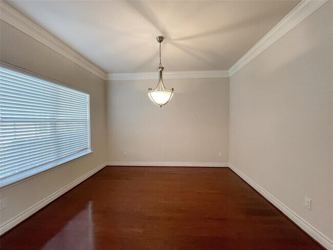 Foto del edificio - 3423 Clearview Cir